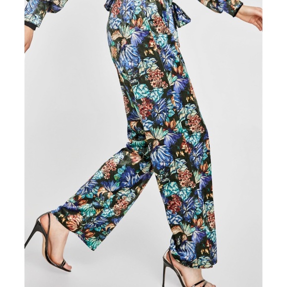 NWOT Zara Floral Print Velour Pants Size S - Picture 4 of 11